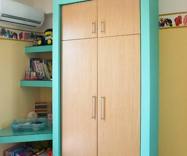 Dreamview Luxury 4br Siviri